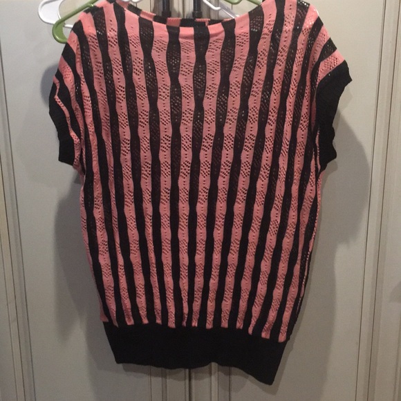 Pink n Black plus size sweater. - Picture 1 of 3